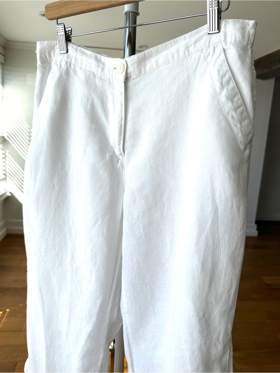 L.L. Bean Pants - L.L. Bean White Linen Blend Capri Pants - Classic Straight Fit, 💯 Linen, Petite